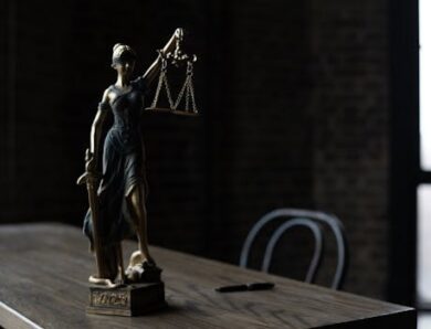 Navigating the Legal Minefield: When to Call a Legal Malpractice Attorney in San Diego